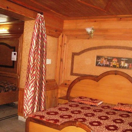 נייניטל Hotel Arsh International מראה חיצוני תמונה