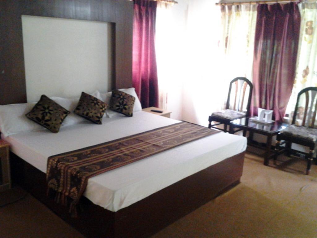 נייניטל Hotel Arsh International מראה חיצוני תמונה