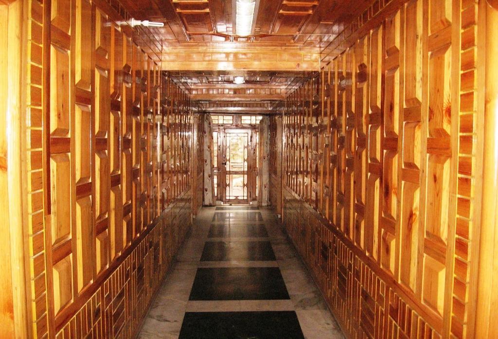 נייניטל Hotel Arsh International מראה חיצוני תמונה