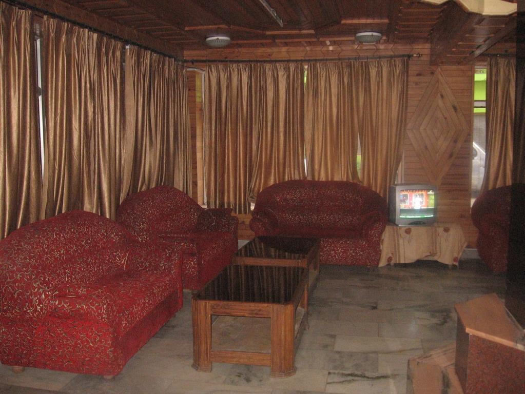נייניטל Hotel Arsh International מראה חיצוני תמונה